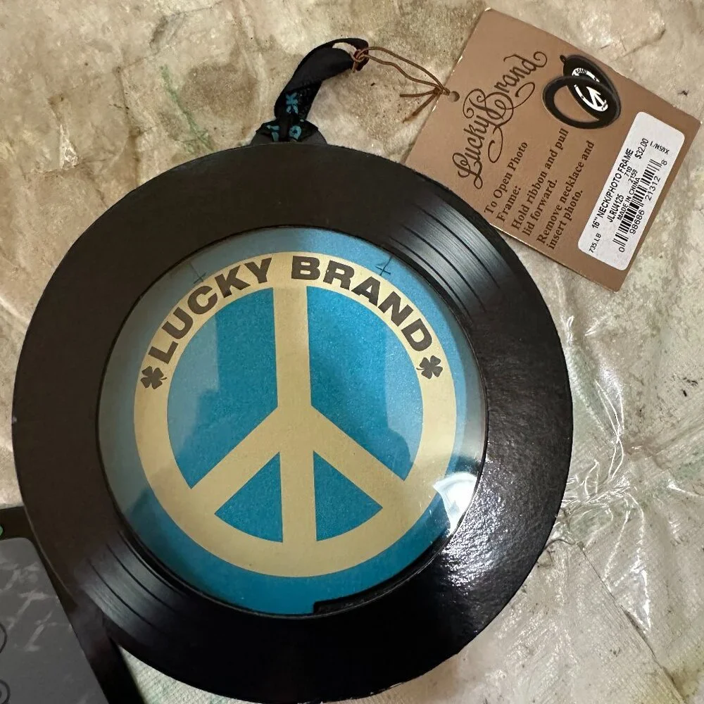NWT Lucky Brand Circle Photo Frame Peace Symbol 5" - Picture 1 of 3